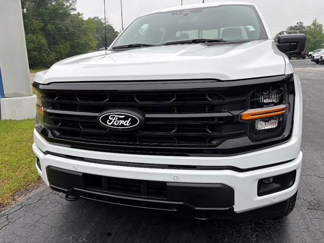 Photo of 2025 Oxford White Ford F-150
