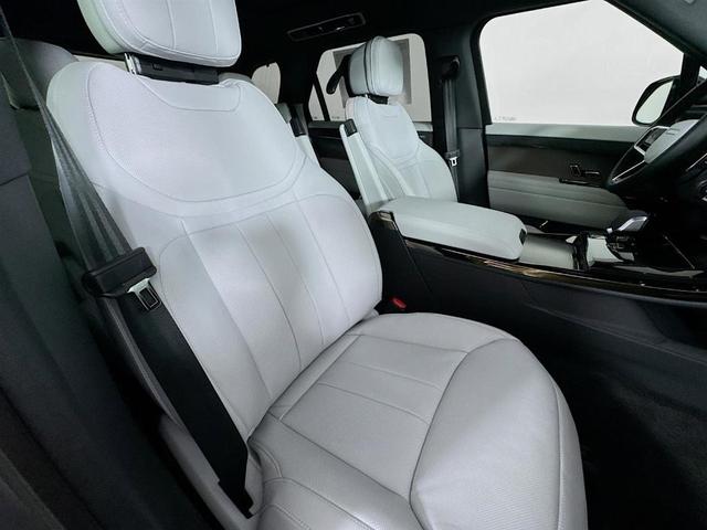 Photo of 2025 Eiger Grey Land Rover Range Rover Sport