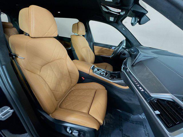 Photo of 2025 Carbon Black Metallic BMW X7