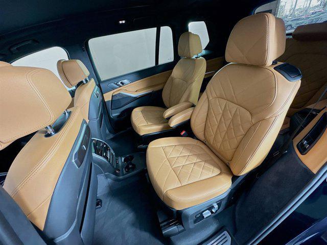 Photo of 2025 Carbon Black Metallic BMW X7
