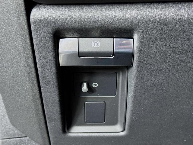 Photo of 2025 Carpathian Grey Land Rover Defender