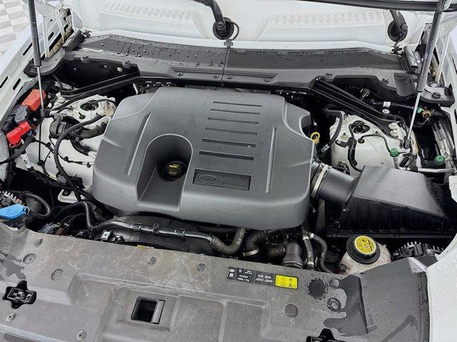 Photo of 2023 Fuji White Land Rover Defender