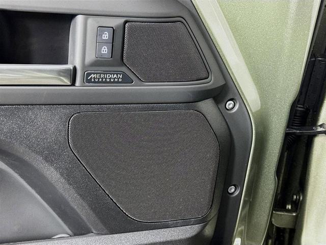 Photo of 2025 Pangea Green Land Rover Defender