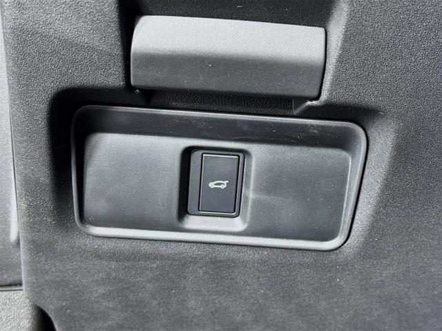 Photo of 2026 Arroios Grey Land Rover Range Rover Evoque