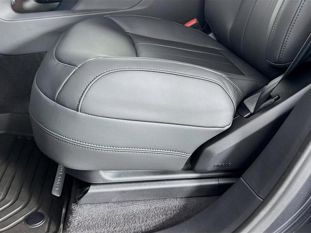 Photo of 2025 Carpathian Grey Land Rover Range Rover Sport