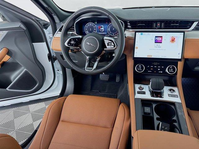 Photo of 2026 Fuji White Jaguar F-PACE