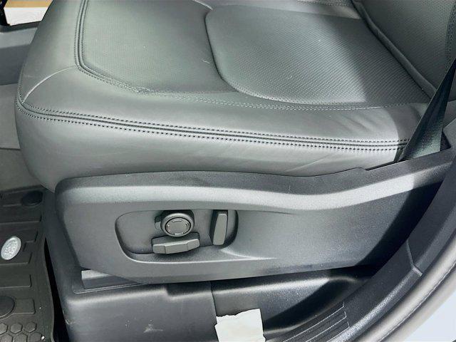 Photo of 2025 Fuji White Land Rover Defender