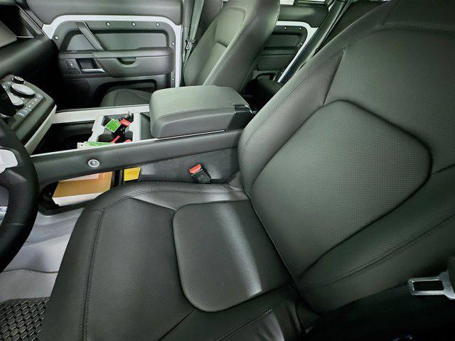 Photo of 2025 Fuji White Land Rover Defender
