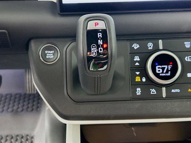Photo of 2025 Fuji White Land Rover Defender