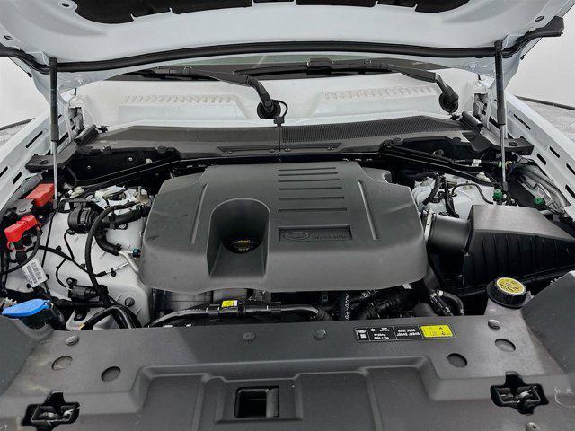 Photo of 2025 Fuji White Land Rover Defender