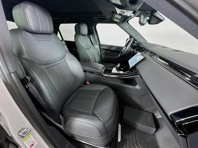 Photo of 2025 Borasco Grey Land Rover Range Rover Sport