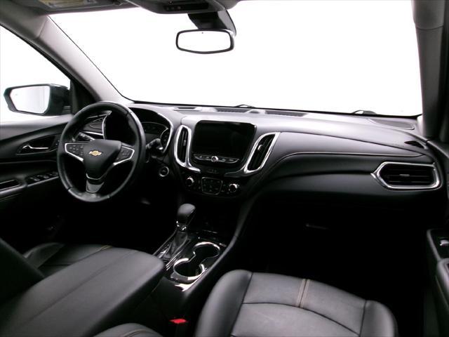 Photo of 2022 Mosaic Black Metallic Chevrolet Equinox