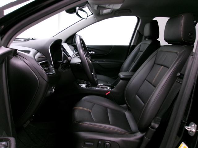 Photo of 2022 Mosaic Black Metallic Chevrolet Equinox