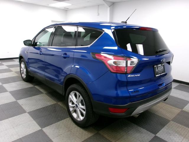 Photo of 2017 Lightning Blue Metallic Ford Escape