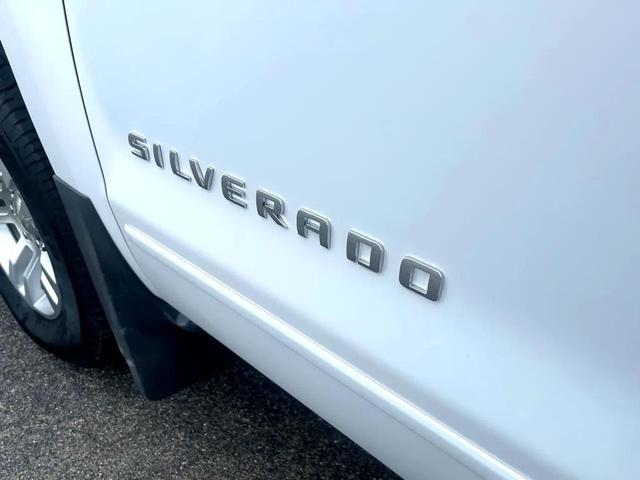 Photo of 2017 White Chevrolet Silverado 1500
