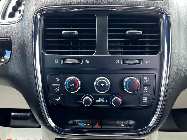 Photo of 2020 Granite Pearlcoat Dodge Grand Caravan