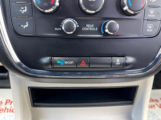 Photo of 2020 Granite Pearlcoat Dodge Grand Caravan