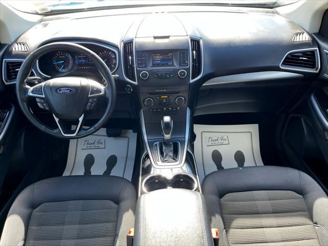 Photo of 2017 Blue Jeans Metallic Ford Edge