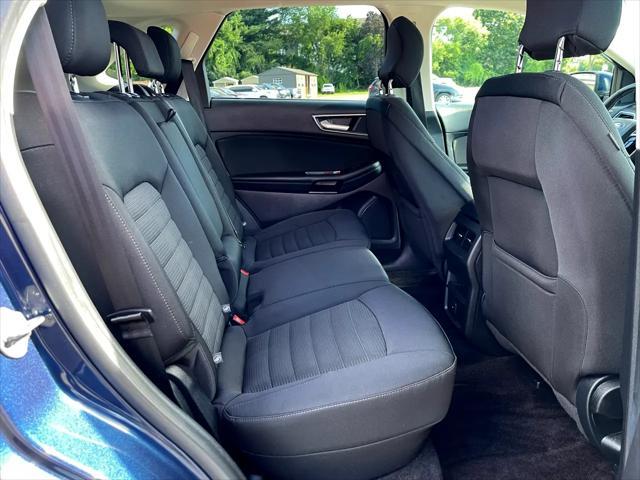 Photo of 2017 Blue Jeans Metallic Ford Edge