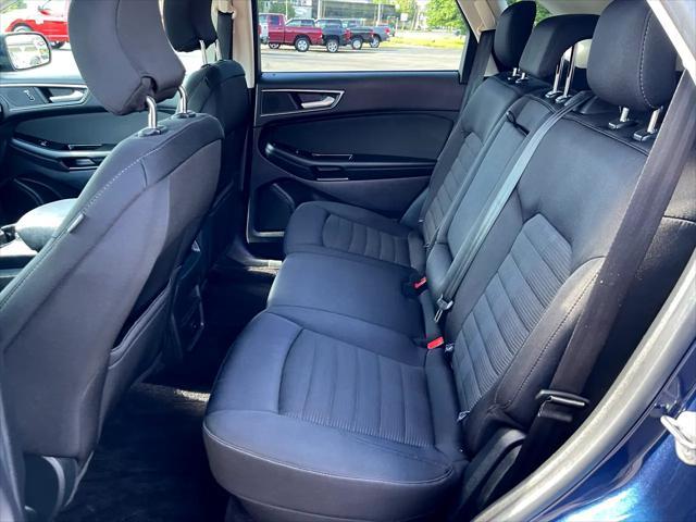 Photo of 2017 Blue Jeans Metallic Ford Edge