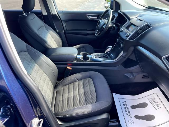 Photo of 2017 Blue Jeans Metallic Ford Edge