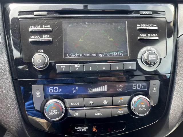 Photo of 2016 Cayenne Red Nissan Rogue