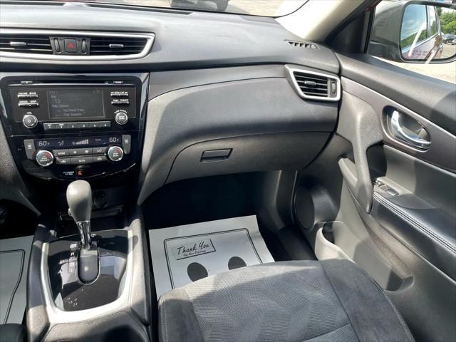 Photo of 2016 Cayenne Red Nissan Rogue