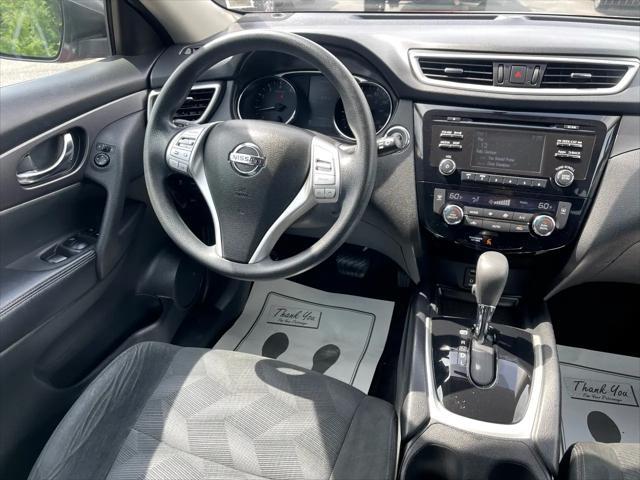 Photo of 2016 Cayenne Red Nissan Rogue