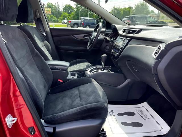 Photo of 2016 Cayenne Red Nissan Rogue