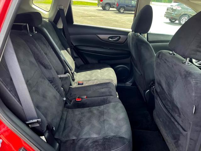 Photo of 2016 Cayenne Red Nissan Rogue