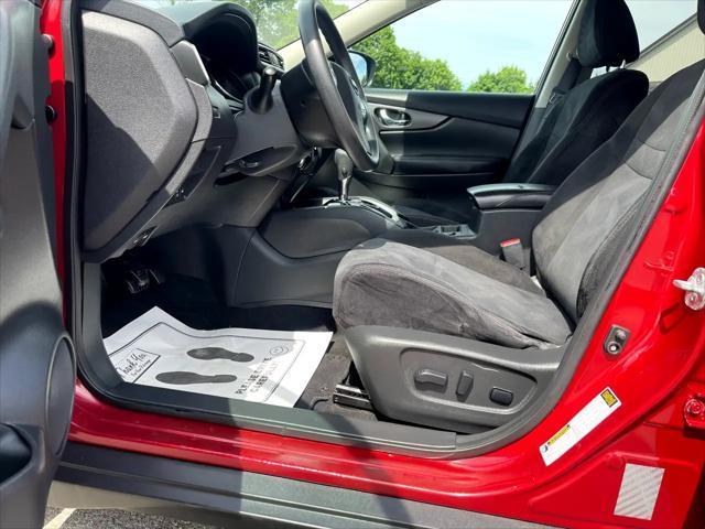 Photo of 2016 Cayenne Red Nissan Rogue