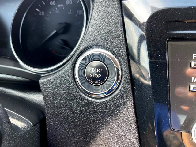 Photo of 2016 Cayenne Red Nissan Rogue