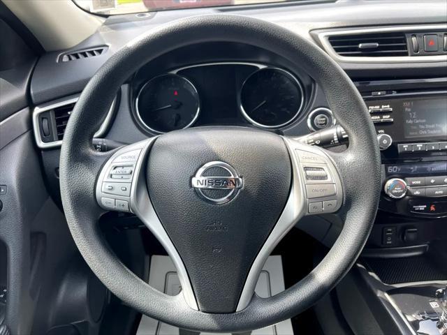 Photo of 2016 Cayenne Red Nissan Rogue