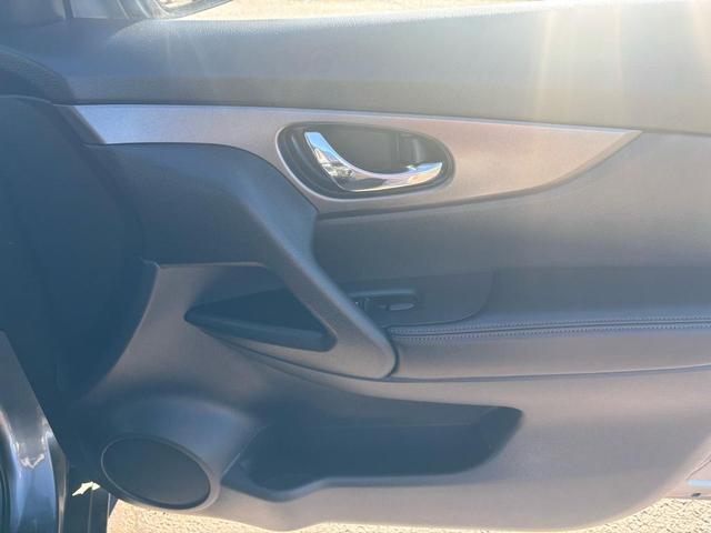 Photo of 2015 Gun Metallic Nissan Rogue