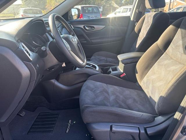 Photo of 2015 Gun Metallic Nissan Rogue