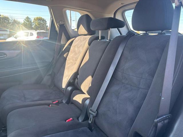 Photo of 2015 Gun Metallic Nissan Rogue