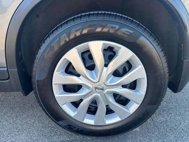 Photo of 2015 Gun Metallic Nissan Rogue