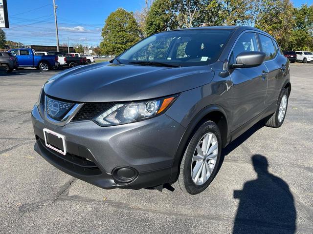 Photo of 2018 Gun Metallic Nissan Rogue Sport
