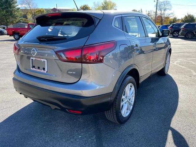 Photo of 2018 Gun Metallic Nissan Rogue Sport