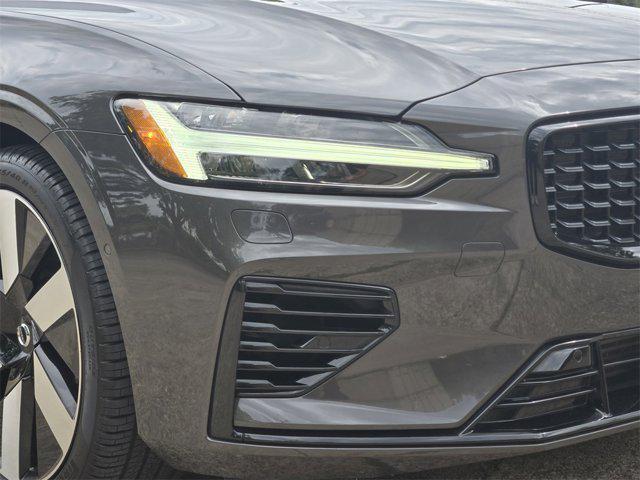 Photo of 2024 Platinum Grey Metallic Volvo S60 Recharge Plug-In Hybrid