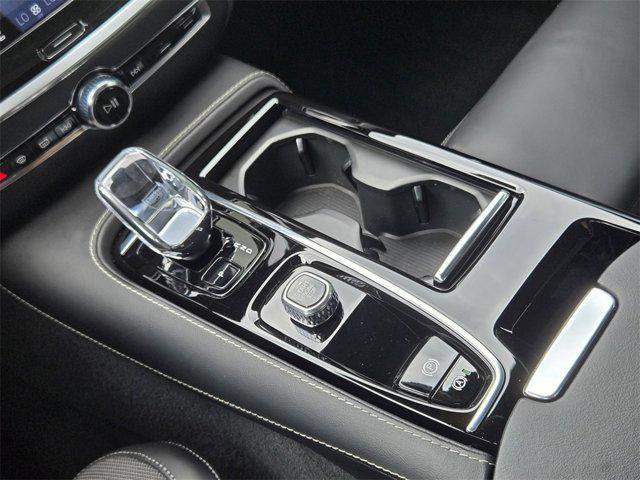 Photo of 2024 Platinum Grey Metallic Volvo S60 Recharge Plug-In Hybrid