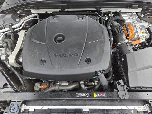 Photo of 2024 Platinum Grey Metallic Volvo S60 Recharge Plug-In Hybrid