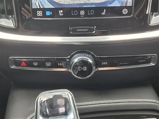 Photo of 2024 Platinum Grey Metallic Volvo S60 Recharge Plug-In Hybrid