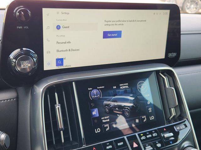 Photo of 2025 Atomic Silver Lexus LX 600