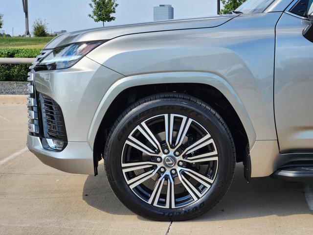 Photo of 2025 Atomic Silver Lexus LX 600