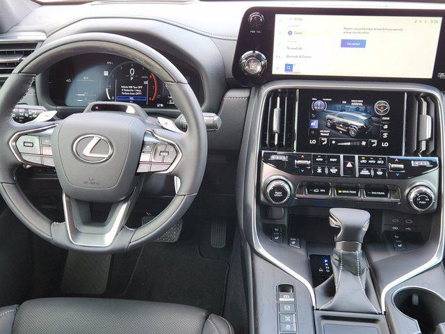 Photo of 2025 Atomic Silver Lexus LX 600