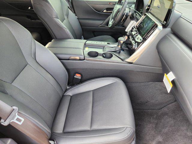 Photo of 2025 Atomic Silver Lexus LX 600
