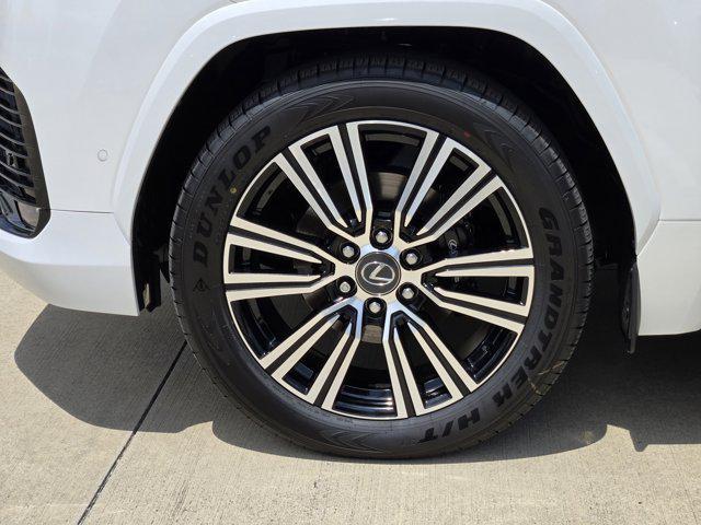 Photo of 2025  Lexus LX 700h