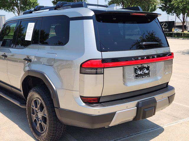 Photo of 2024 Atomic Silver Lexus GX 550