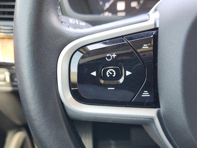 Photo of 2021 Crystal White Metallic Volvo XC90 Recharge Plug-In Hybrid